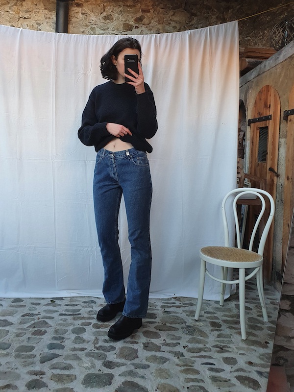 flared mid-wash jeans, vintage fashion