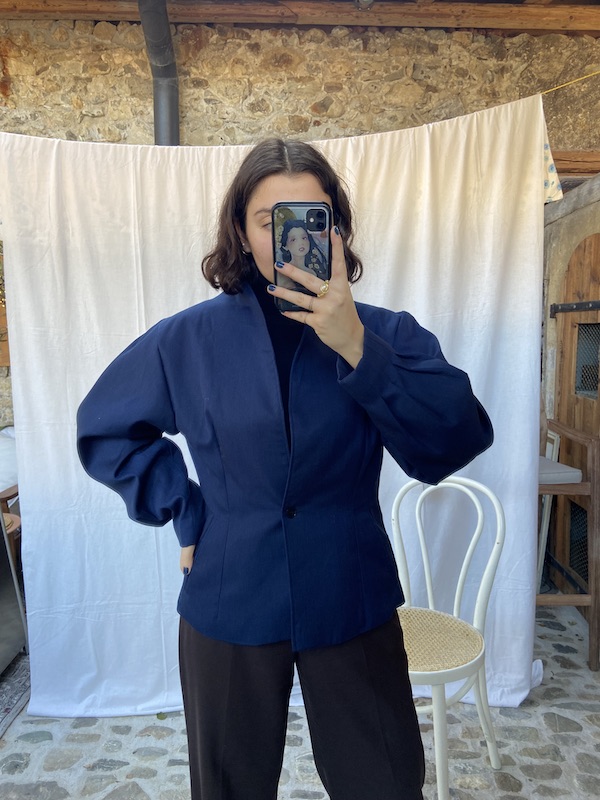 puff-sleeved blue jacket, vintage fashion