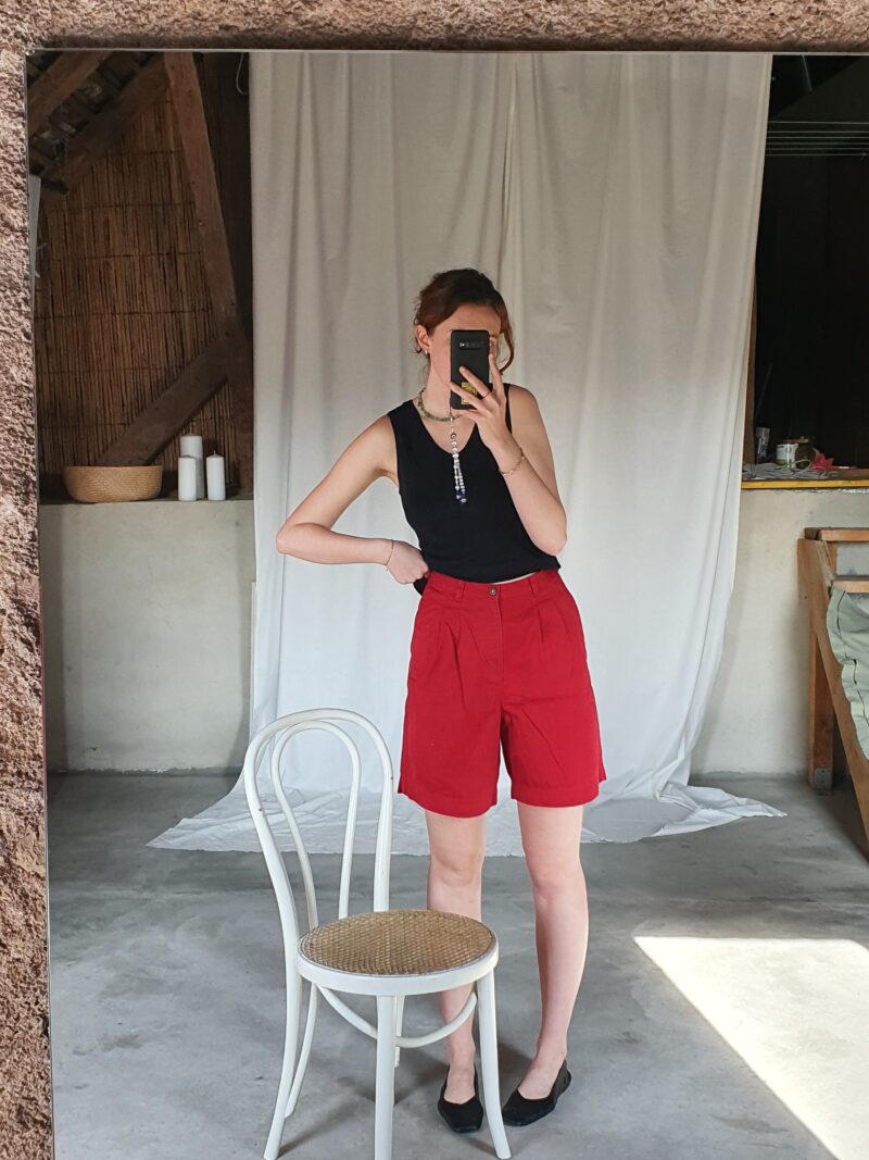 high waisted red bermuda shorts, vintage fashion